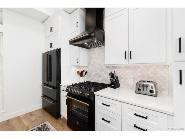 1733 Grove St 4, Denver, CO 80204