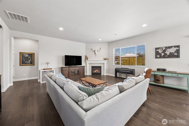 15715 133rd Avenue E, Puyallup, WA 98374