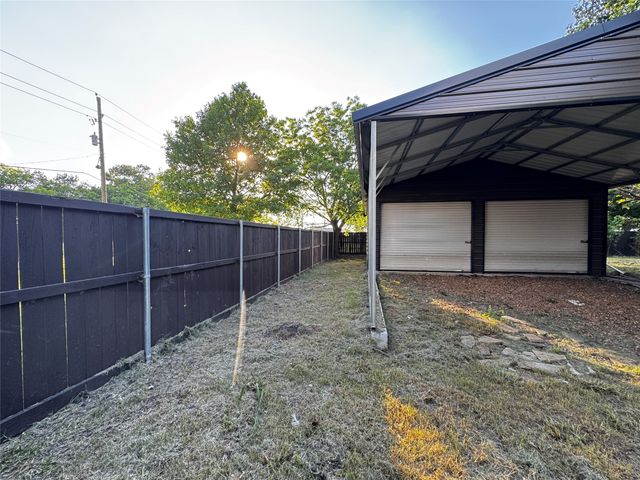 385 Main Street, Dorchester, TX 75459