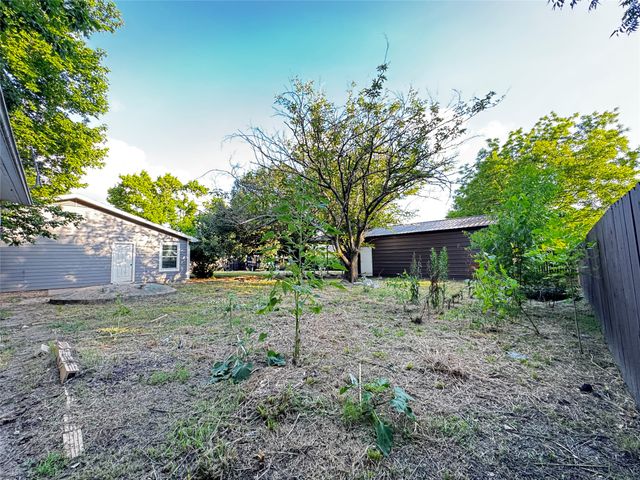 385 Main Street, Dorchester, TX 75459