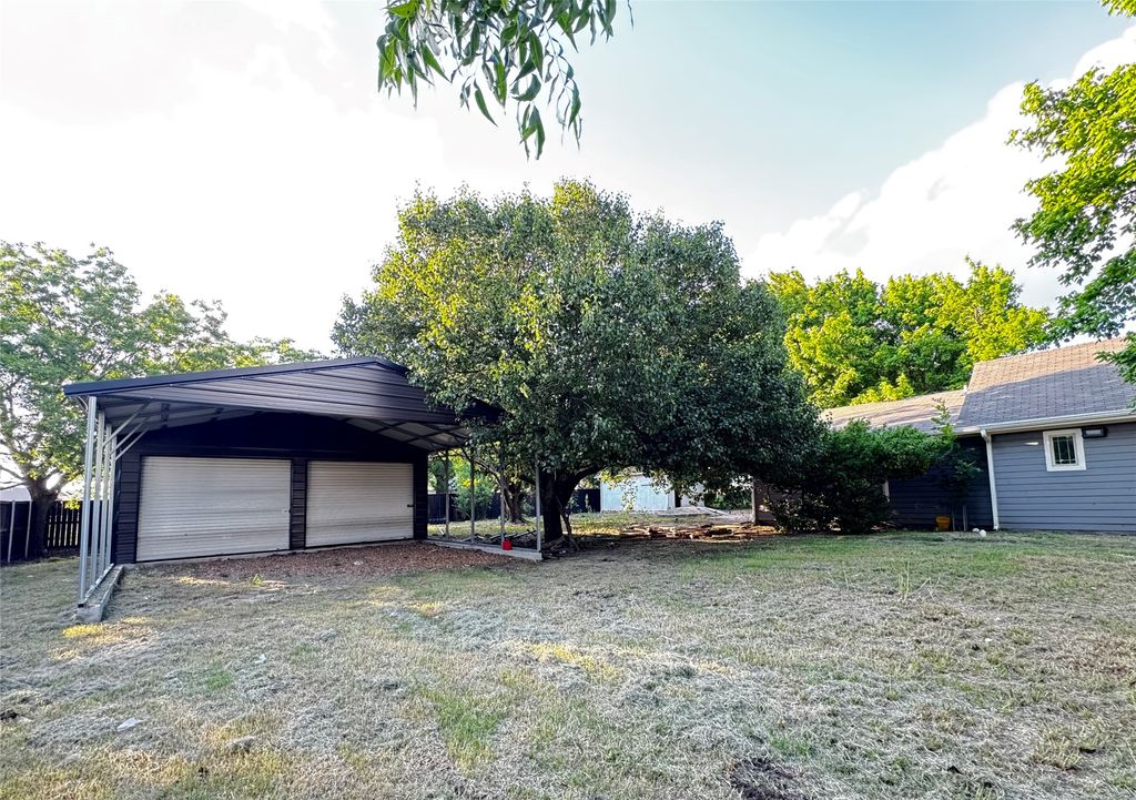 385 Main Street, Dorchester, TX 75459
