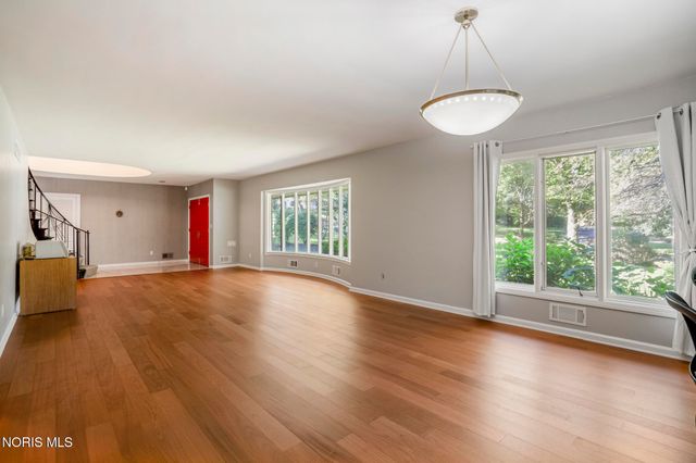 2242 Dundas Road, Ottawa Hills, OH 43606