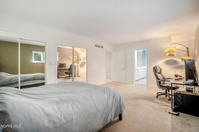 2242 Dundas Road, Ottawa Hills, OH 43606
