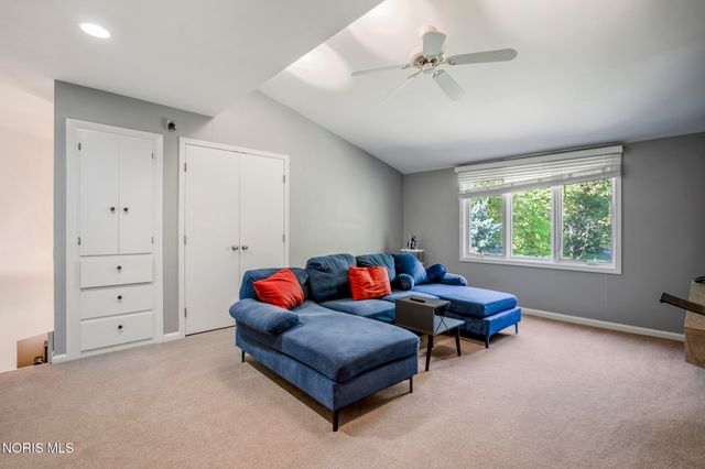 2242 Dundas Road, Ottawa Hills, OH 43606