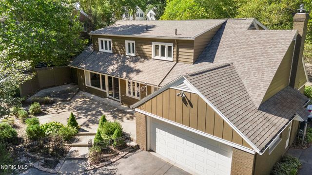 2242 Dundas Road, Ottawa Hills, OH 43606