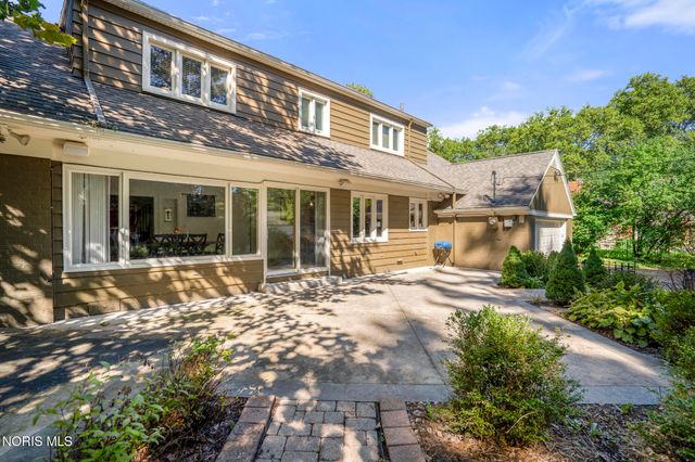 2242 Dundas Road, Ottawa Hills, OH 43606