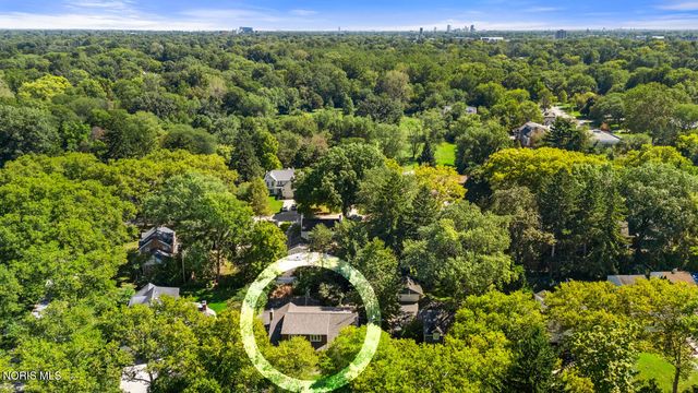 2242 Dundas Road, Ottawa Hills, OH 43606