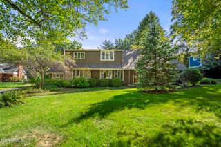 2242 Dundas Road, Ottawa Hills, OH 43606