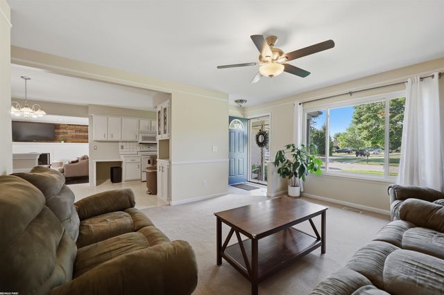 15366 Van Meter Drive, Macomb, MI 48044