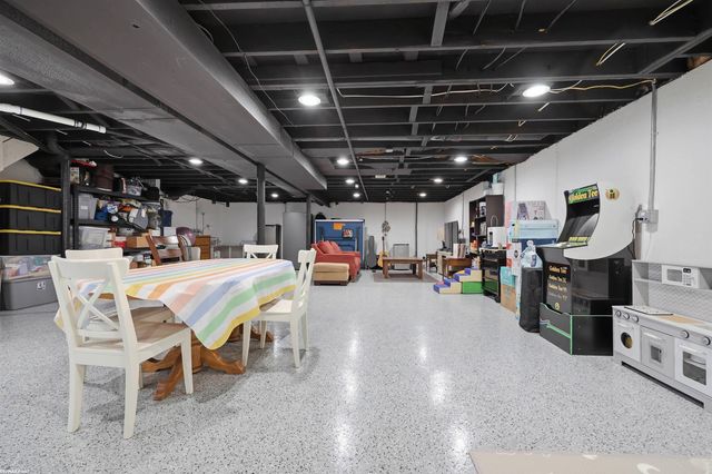 15366 Van Meter Drive, Macomb, MI 48044