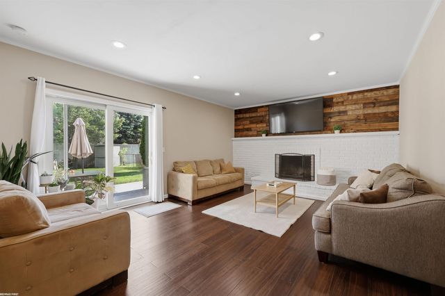 15366 Van Meter Drive, Macomb, MI 48044