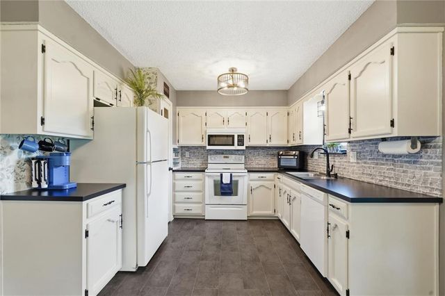 16009 Eastern Avenue, Belton, MO 64012