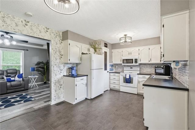 16009 Eastern Avenue, Belton, MO 64012