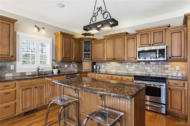 12425 Lakeview manor, Northport, AL 35475