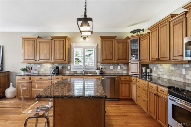 12425 Lakeview manor, Northport, AL 35475