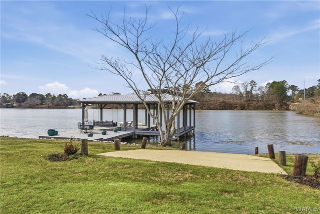 12425 Lakeview manor, Northport, AL 35475