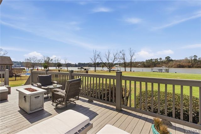 12425 Lakeview manor, Northport, AL 35475