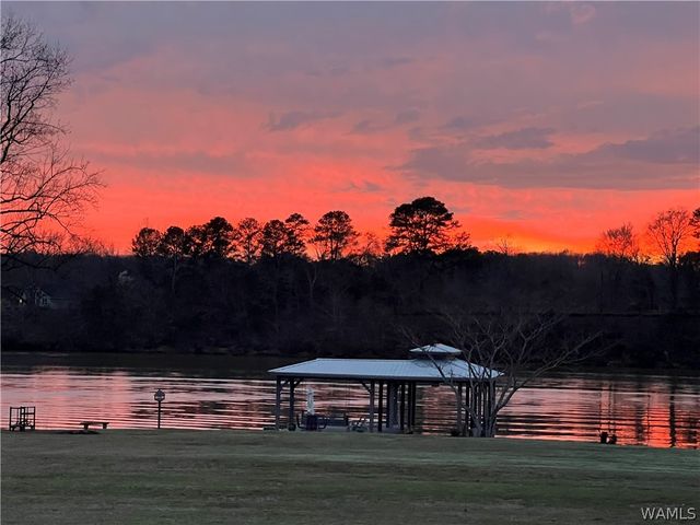 12425 Lakeview manor, Northport, AL 35475