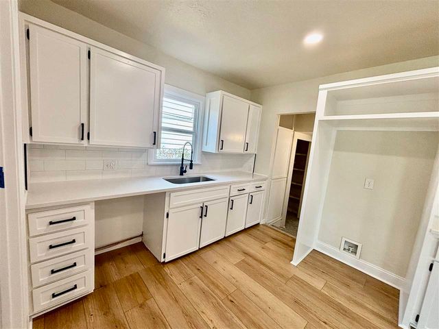 1122 NW Laird Ave, Lawton, OK 73507