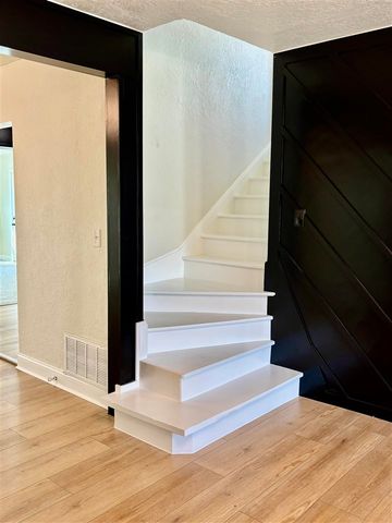 1122 NW Laird Ave, Lawton, OK 73507