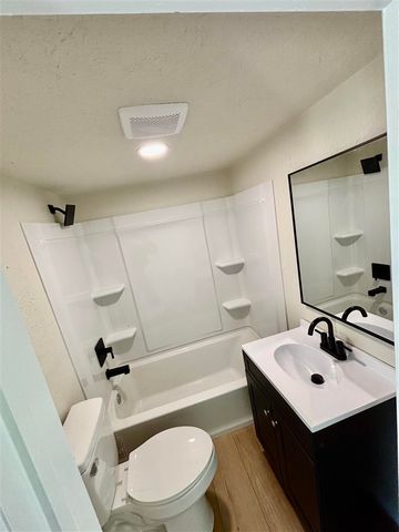 1122 NW Laird Ave, Lawton, OK 73507