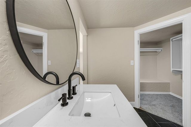 1122 NW Laird Ave, Lawton, OK 73507