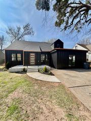 1122 NW Laird Ave, Lawton, OK 73507