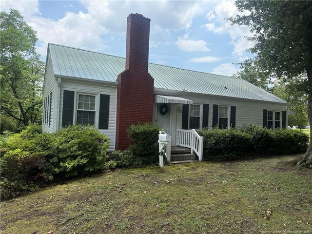 112 N Wright Street, Raeford, NC 28376