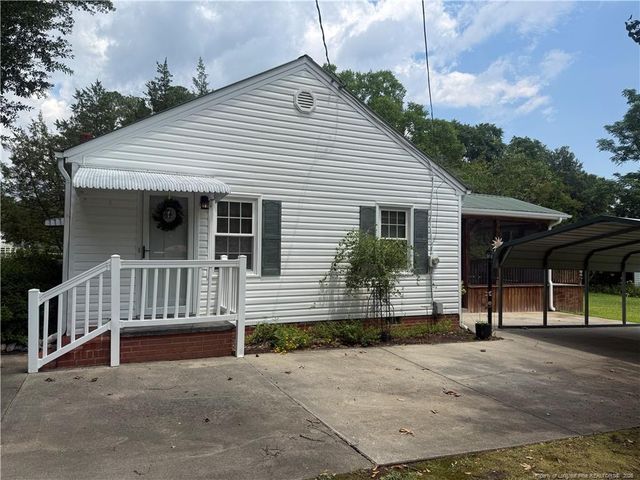 112 N Wright Street, Raeford, NC 28376