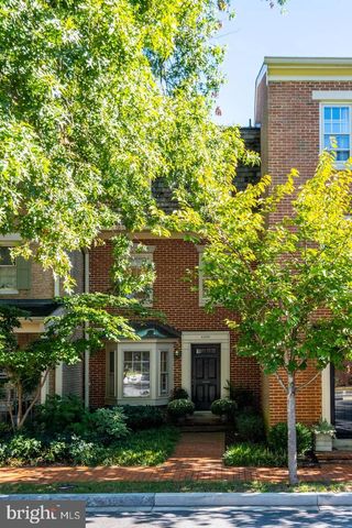 4335 WESTOVER PL NW, Washington, DC 20016