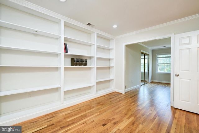 4335 WESTOVER PL NW, Washington, DC 20016