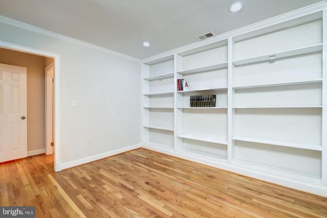 4335 WESTOVER PL NW, Washington, DC 20016