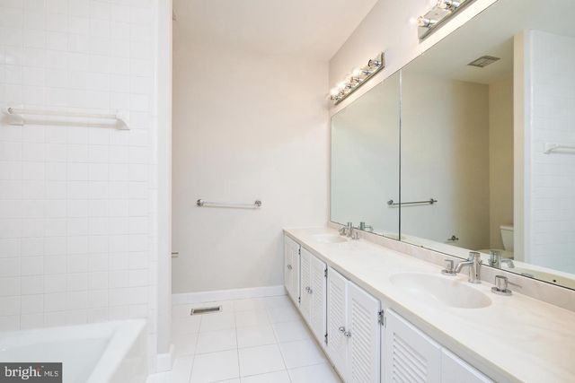 4335 WESTOVER PL NW, Washington, DC 20016