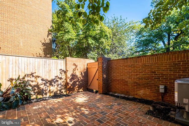 4335 WESTOVER PL NW, Washington, DC 20016
