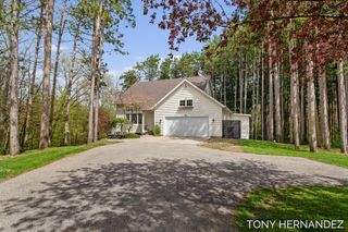 102 Sagamore Trail SE, Lowell, MI 49331