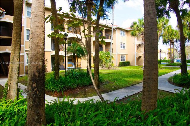 215 SW 117th Terrace 14304, Pembroke Pines, FL 33025