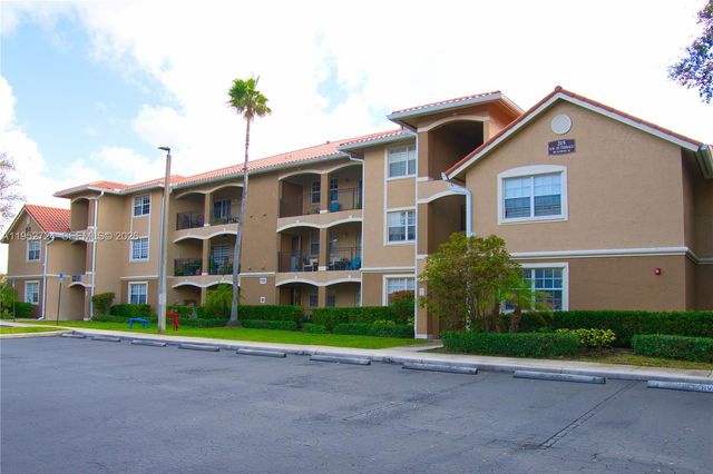 215 SW 117th Terrace 14304, Pembroke Pines, FL 33025