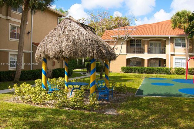 215 SW 117th Terrace 14304, Pembroke Pines, FL 33025