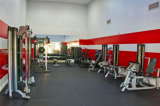 215 SW 117th Terrace 14304, Pembroke Pines, FL 33025