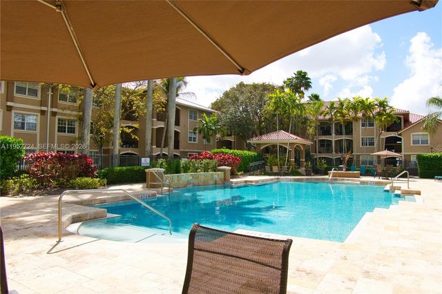 215 SW 117th Terrace 14304, Pembroke Pines, FL 33025