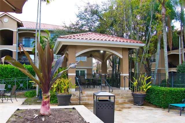 215 SW 117th Terrace 14304, Pembroke Pines, FL 33025