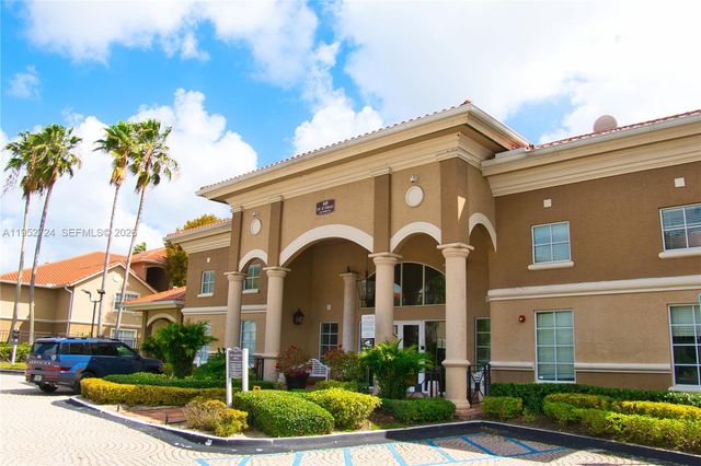 215 SW 117th Terrace 14304, Pembroke Pines, FL 33025