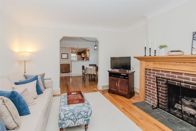 927 N Maple Avenue, Royal Oak, MI 48067