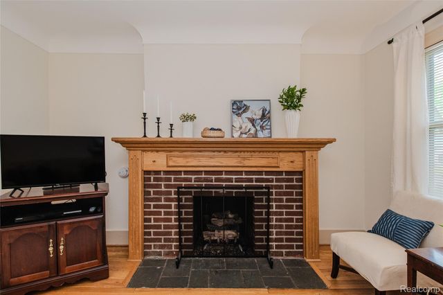 927 N Maple Avenue, Royal Oak, MI 48067