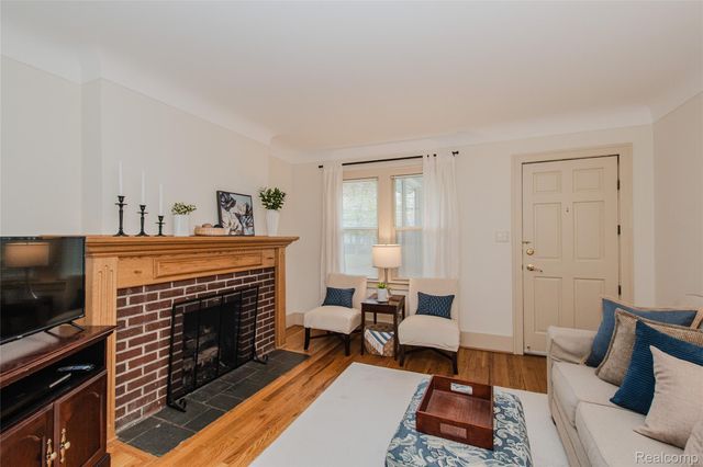 927 N Maple Avenue, Royal Oak, MI 48067