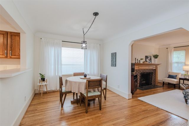927 N Maple Avenue, Royal Oak, MI 48067