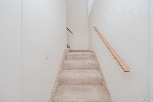 927 N Maple Avenue, Royal Oak, MI 48067