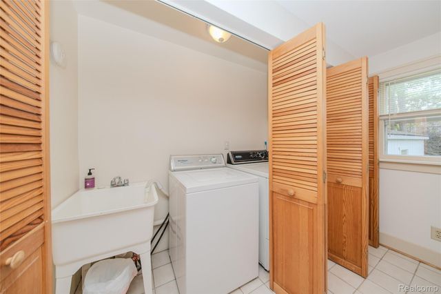 927 N Maple Avenue, Royal Oak, MI 48067
