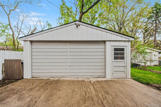 927 N Maple Avenue, Royal Oak, MI 48067