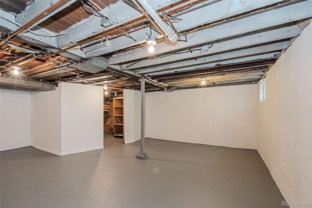 927 N Maple Avenue, Royal Oak, MI 48067